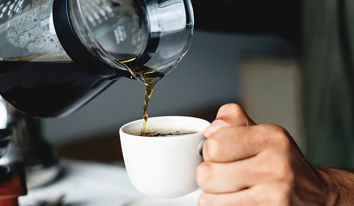 Kaffeetasse Entzündung im Mundraum durch falsche Lebensmittel