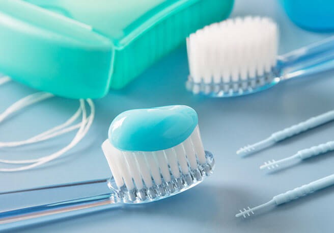 Utensilien zur Mundhygiene  Utensilien zur Mundhygiene
